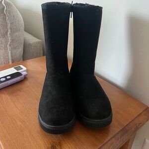 Cat & Jack Black Sole Fur Boots